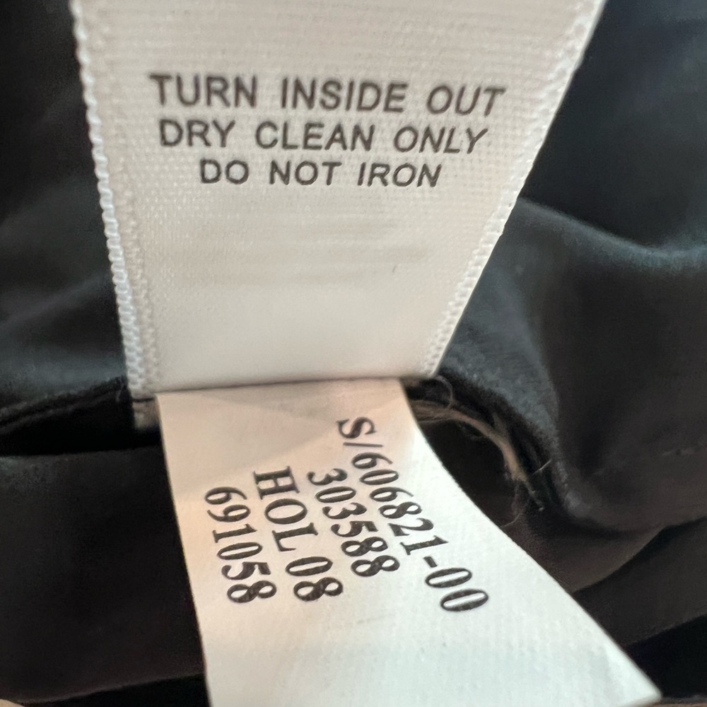 Banana Republic Women’s Lined Black Sequin and Silk Sleeveless Top SZ L - Picture 12 of 12